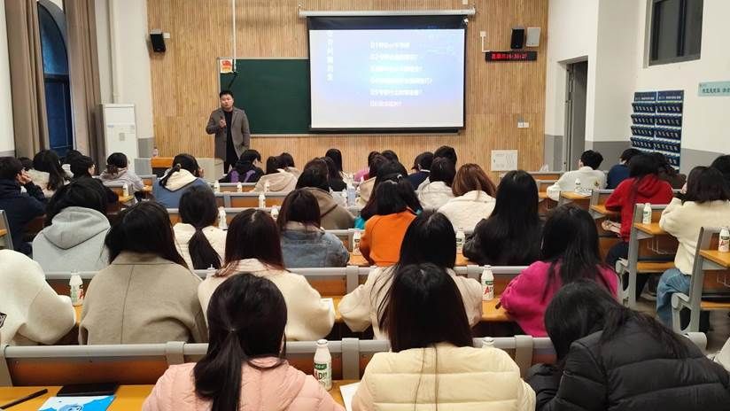 04c2a0a8f7bb8d5782a28ddb09d4b557